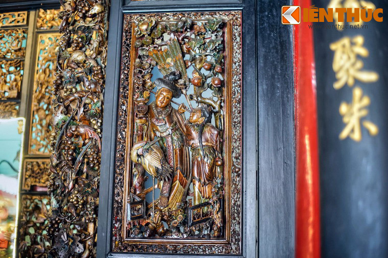 Các kết cấu gỗ được tạo tác tinh xảo với các đồ án mang đậm nét văn hóa Trung Hoa.