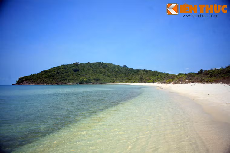 Chuyện kể về giai đoạn cuộc khởi nghĩa Tây Sơn đang trong thời kỳ “nước sôi lửa bỏng” nhất. Lúc đó Nguyễn Ánh (tức vua Gia Long) trên hành trình trốn khỏi sự truy sát của nghĩa quân đã đi tới đảo Phú Quốc.