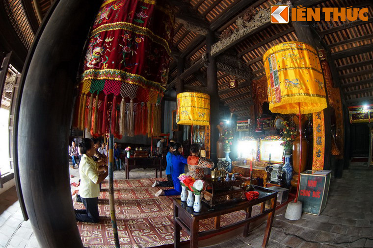 Hằng năm, từ ngày 19 đến 24/2 Âm lịch, nhân dân và du khách thập phương lại đổ về dự hội với dân làng Phú Điền để tưởng nhớ Bà Triệu. Vào dịp này đình làng Phú Điền có tổ chức nghi thức hội với trò diễn "Ngô, Triệu giao quân" khá hấp dẫn.