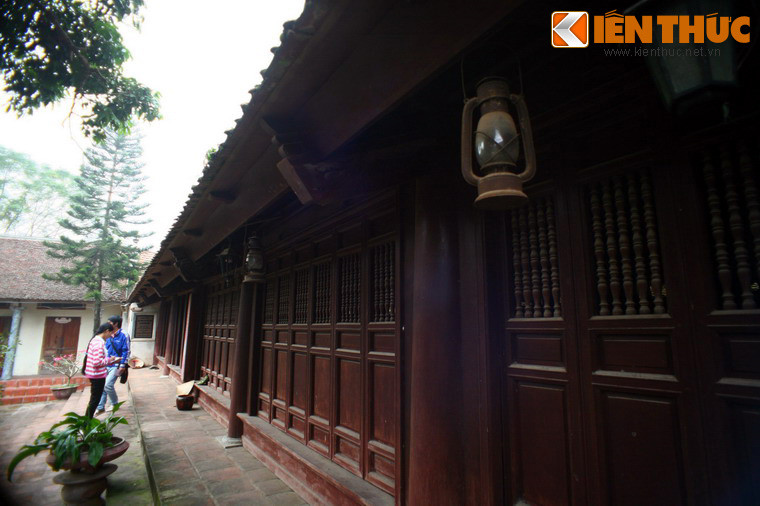 Đi vào bên trong là khu nội điện gồm tiền đường, đại hùng, bảo điện, thượng điện được cấu trúc theo kiểu “Nội công ngoại quốc” rất bề thế.