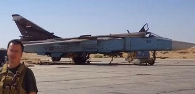 Trong ảnh là máy bay tiêm kích-bom Su-24 của Không quân Syria với màu sơn ngụy trang y hệt chiếc Su-24 được 514 ARZ thực hiện nâng cấp. Nguồn ảnh: Oryx