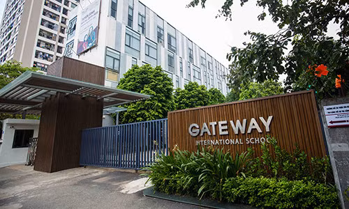 Dau hoi lon ve ba Nguyen Bich Quy - 'monitor' vu be lop 1 tu vong o truong Gateway-Hinh-2