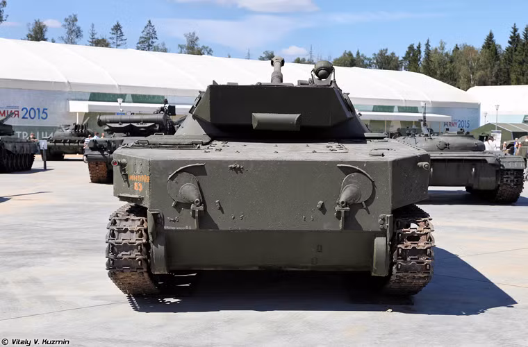 Khung gầm cơ sở vẫn giữ nguyên. Tuy nhiên, chỉ có hai mẫu thử được sản xuất.