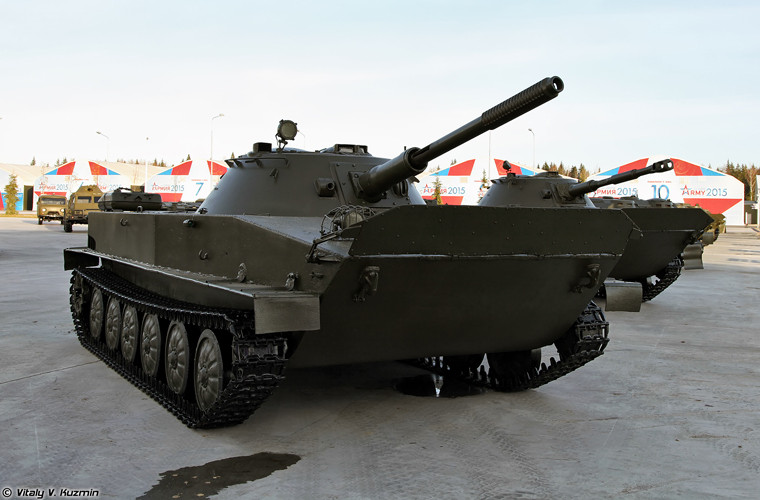 Đây là nguyên mẫu sản xuất loạt đầu tiên của dòng tăng PT-76, hay nói cách khác nó là “anh cả” của PT-76B Việt Nam đang dùng. Một trong những điểm khác biệt chính trên PT-76 đời đầu là sử dụng nòng pháo D-56T khác hẳn nòng D-56TS trên PT-76B, không có bọng hút khói thuốc phóng (nằm ở 2/3 nòng), giảm giật kiểu rãnh kéo dài từ đầu nòng, không có hệ thống ổn định giúp tăng bắn pháo trong khi di chuyển.