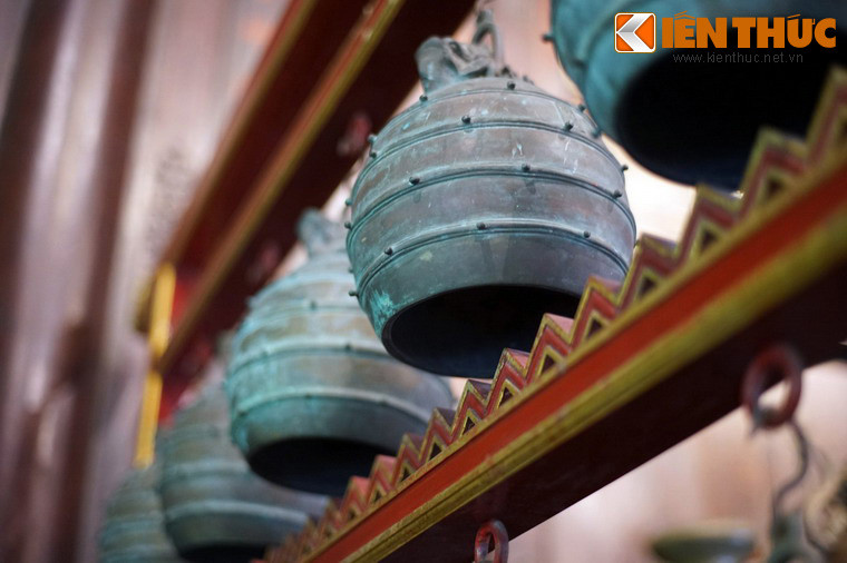 Vào thời nhà Nguyễn, biên chung và biên khánh cùng thuộc dàn Nhã nhạc cung đình, chỉ được đưa ra sử dụng trong những buổi tế lễ trọng đại như: lễ Đại triều ở điện Thái Hòa, lễ Tế Nam Giao, lễ Tế Xã Tắc...