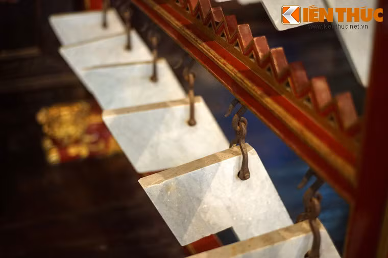 Cho đến cuối thế kỷ 20, cả biên chung và biên khánh đều đã thất truyền, chỉ còn lưu giữ lại được một số bộ phận riêng lẻ và cũng không còn ai biết cách trình tấu.