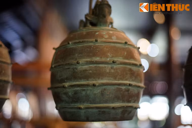 Các nút nhỏ này chính là điểm ký hiệu về “cường độ” và “trường độ” của quả chuông lúc trình tấu.