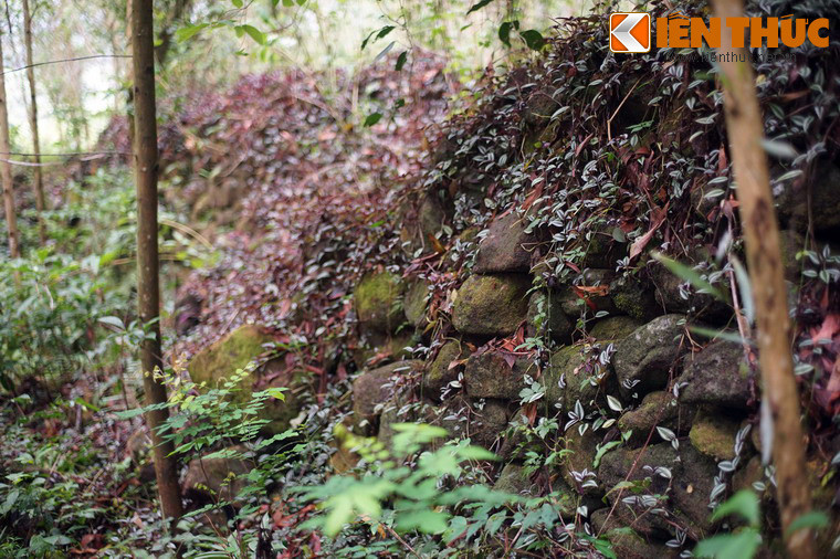 Sau sự kiện vua Chămpa tiến quân chiếm lại Chiêm Động và Cổ Lũy Động nhân lúc quân Minh xâm lược nước Việt, những cư dân gốc xứ Thanh Nghệ có thể đã bị kẹt lại ở đây và lập làng cố thủ ở vùng đất bán sơn địa này.