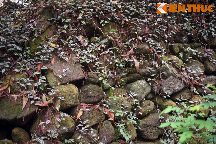 Hệ thống thành này có mặt rộng 1 mét, cao từ 2,5 mét đến 3 mét, được gắn kết bắng các tảng đá chồng đá lên nhau một cách khéo léo, không hề dùng vôi vữa nhưng vẫn rất vững chãi.