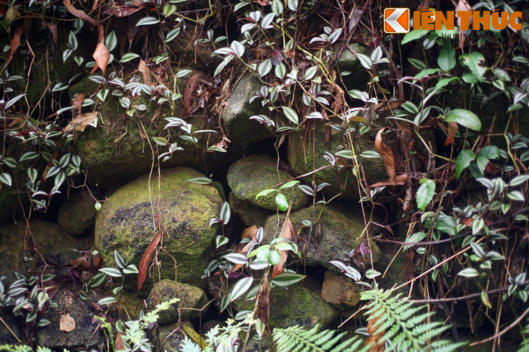 Một số hình ảnh khác về hệ thống thành đá ở làng cổ Thiên Xuân.