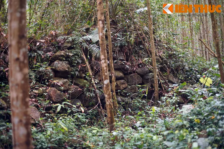 Cách xếp đá xây dựng và quy mô của tòa thành cho thấy tài năng cũng như nỗ lực phi thường của những người buổi đầu đi khai hoang lập ấp.