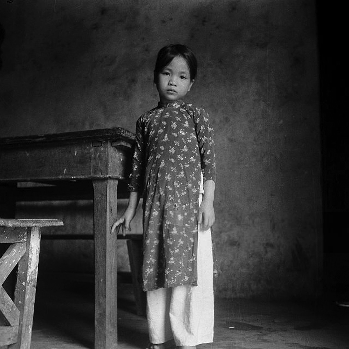 Một bé gái con nhà giàu. Ảnh: Michel Huet/ Gamma-Rapho.