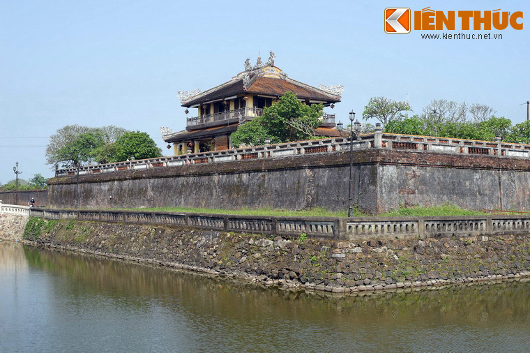 Sau đó, lầu Tứ Phương Vô Sự trở thành nơi cho nhà vua và hoàng tộc hóng mát, cũng là nơi học tập hàng ngày của các vị hoàng tử và công chúa giai đoạn cuối triều Nguyễn.