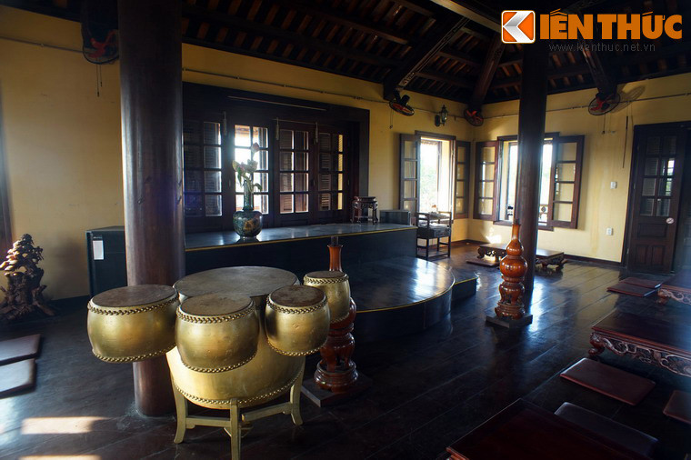 Đến tháng 7/2014, Trung tâm Bảo tồn di tích Cố đô Huế đã đưa "Không gian diễn xướng Tứ Phương Vô Sự - Đại Nội Huế" vào hoạt động, với một sân khẩu nhỏ được dựng trên tầng hai lầu Tứ Phương Vô Sự.