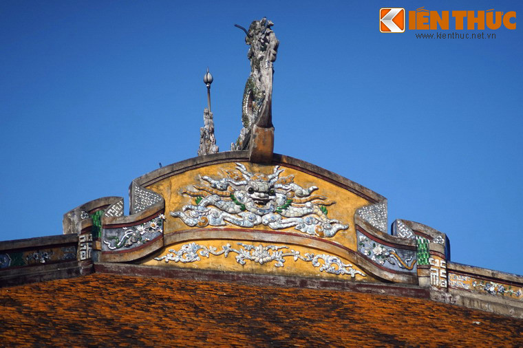 Mang giá trị cao về lịch sử và văn hóa nghệ thuật của Cố đô Huế, lầu Tứ Phương Vô Sự là một trong những công trình kiến trúc tiêu biểu được xây dựng dưới thời Pháp thuộc, đánh dấu một giai đoạn chuyển tiếp trong lịch sử kiến trúc Việt Nam nửa đầu thế kỷ 20.