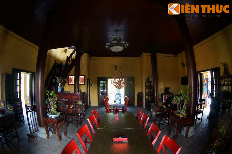 Tháng 12/2008, dự án trùng tu lầu Tứ Phương Vô Sự được khởi công và khánh thành vào tháng 10/2010. Đến tháng 5/2011, tòa lầu trở thành quán cà phê, theo một hình thức bảo tồn di tích thích nghi mà Trung tâm Bảo tồn di tích Cố đô Huế chủ trương,