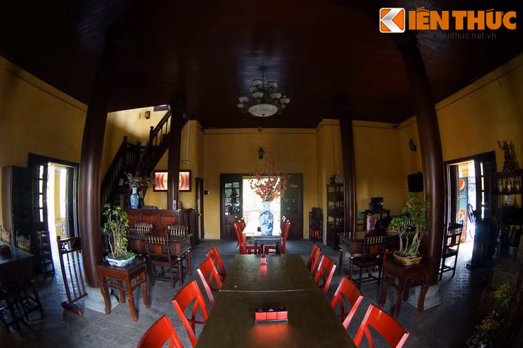 Tháng 12/2008, dự án trùng tu lầu Tứ Phương Vô Sự được khởi công và khánh thành vào tháng 10/2010. Đến tháng 5/2011, tòa lầu trở thành quán cà phê, theo một hình thức bảo tồn di tích thích nghi mà Trung tâm Bảo tồn di tích Cố đô Huế chủ trương,