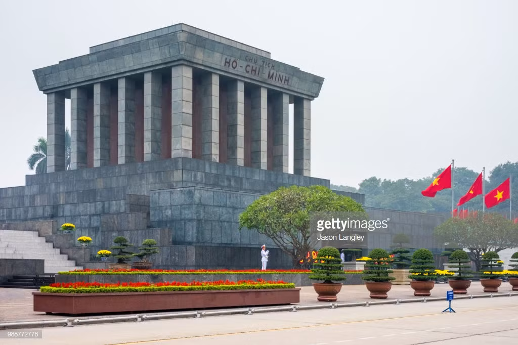 Lăng Bác Hồ, Quảng trường Ba Đình những năm 2000. Ảnh: Jason Langley/ Getty.