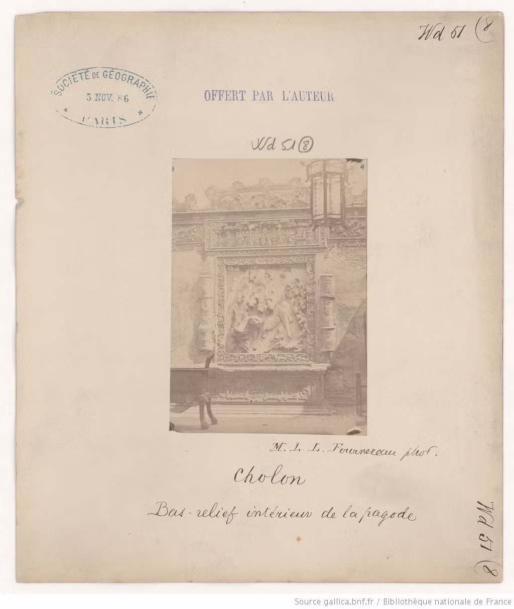 Bức chạm hình hổ trong ngôi chùa ở Chợ Lớn. Ảnh: Gallica.bnf.fr.