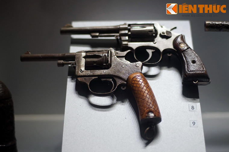 Súng ru-lô đồng chí Vũ Thanh Hùng tịch thu của lính Pháp tại bót Quận 6 ngày 23/9/1945, ngày khởi đầu của Nam Bộ kháng chiến.