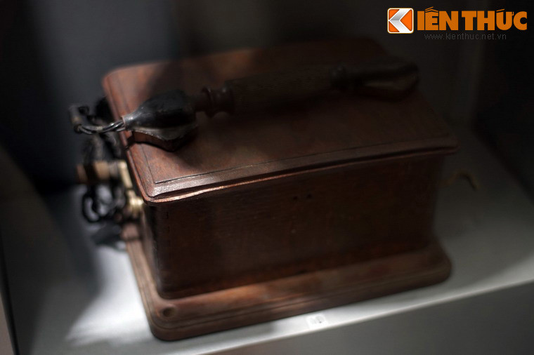 Điện thoại của ông Lê Trung Ngươn (thư ký ga Sài Gòn) và các đồng chí dùng liên lạc từ ga Sài Gòn đến các ga khác để nắm tình hình khởi nghĩa trong thời gian diễn ra Cách mạng tháng 8.
