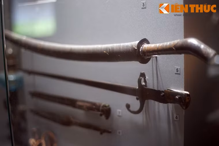 Chiếc gươm nhân dân đoạt được của quân Nhật trong cuộc Cách mạng tháng 8 ở Sài Gòn.