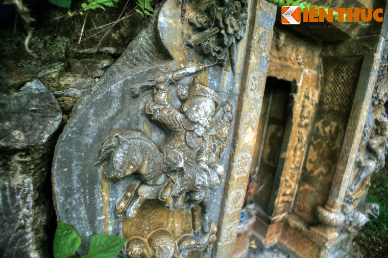 Để bày tỏ lòng yêu quý người vợ, Vương Chí Sình còn mời cả mẹ đẻ của bà về sống cùng. Bà còn được Vương Chính Sình tặng hẳn một dinh thự để sống và làm việc tại thị trấn Phó Bản.