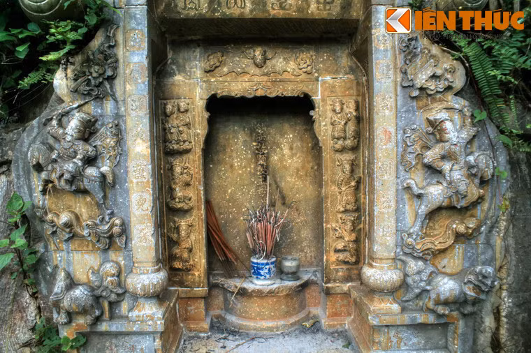 Ngôi nhà được xây dựng theo kiến trúc của Nhật, nhỏ hơn khu dinh thự Vua Mèo ở Đồng Văn. Tuy nhiên, dinh thự này đã không còn sau cuộc chiến tranh biên giới năm 1979.