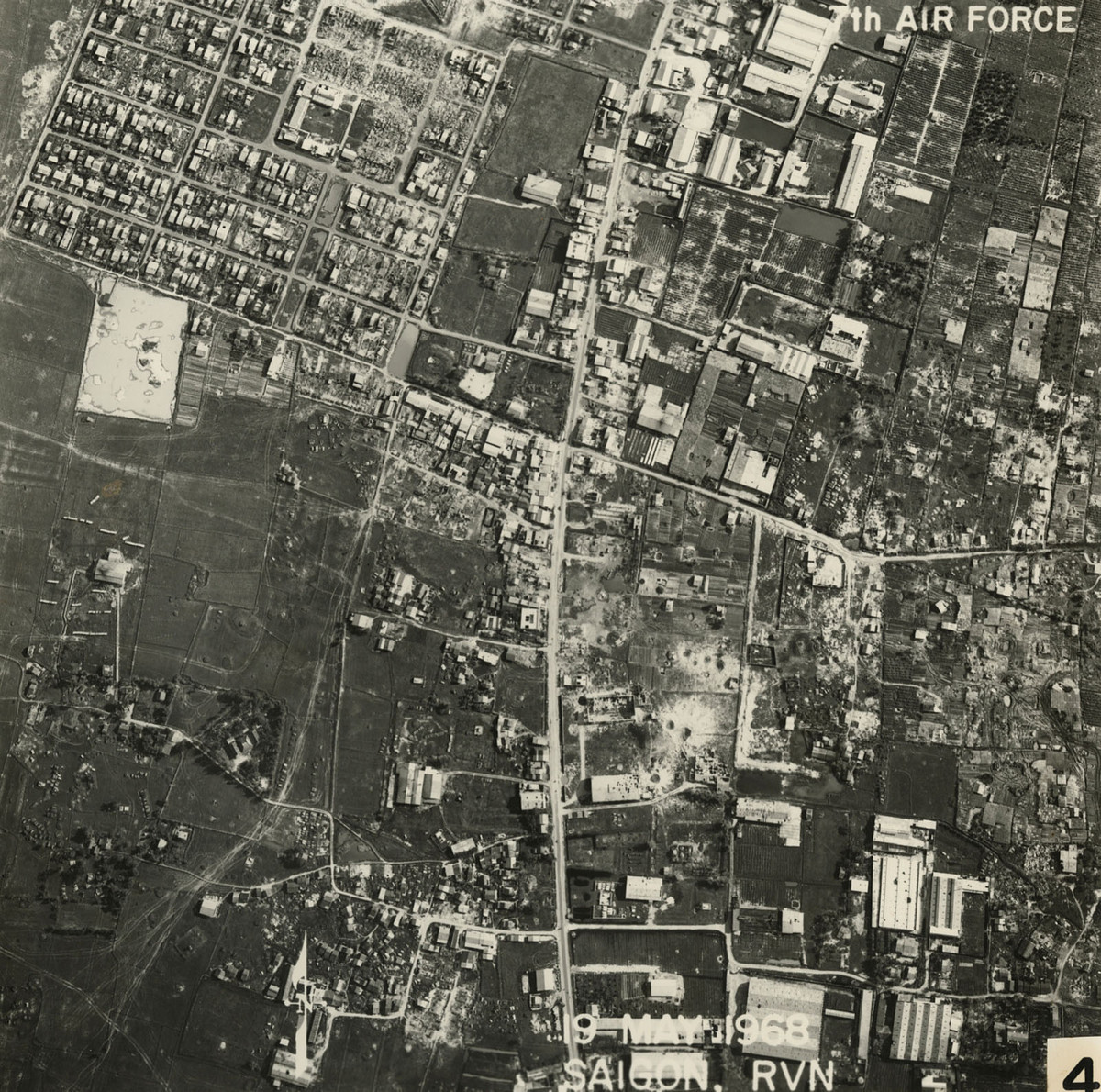 Quận Tân Phú, khu vực là đường Lũy Bán Bích và phường Phú Thọ Hòa ngày nay. Ảnh: Vietnam Center and Archive.