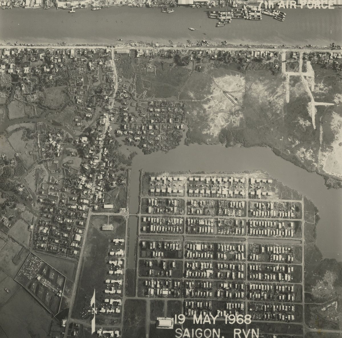 Kênh Tẻ và khu vực nay là phường Tân Kiểng, quận 7. Ảnh: Vietnam Center and Archive.