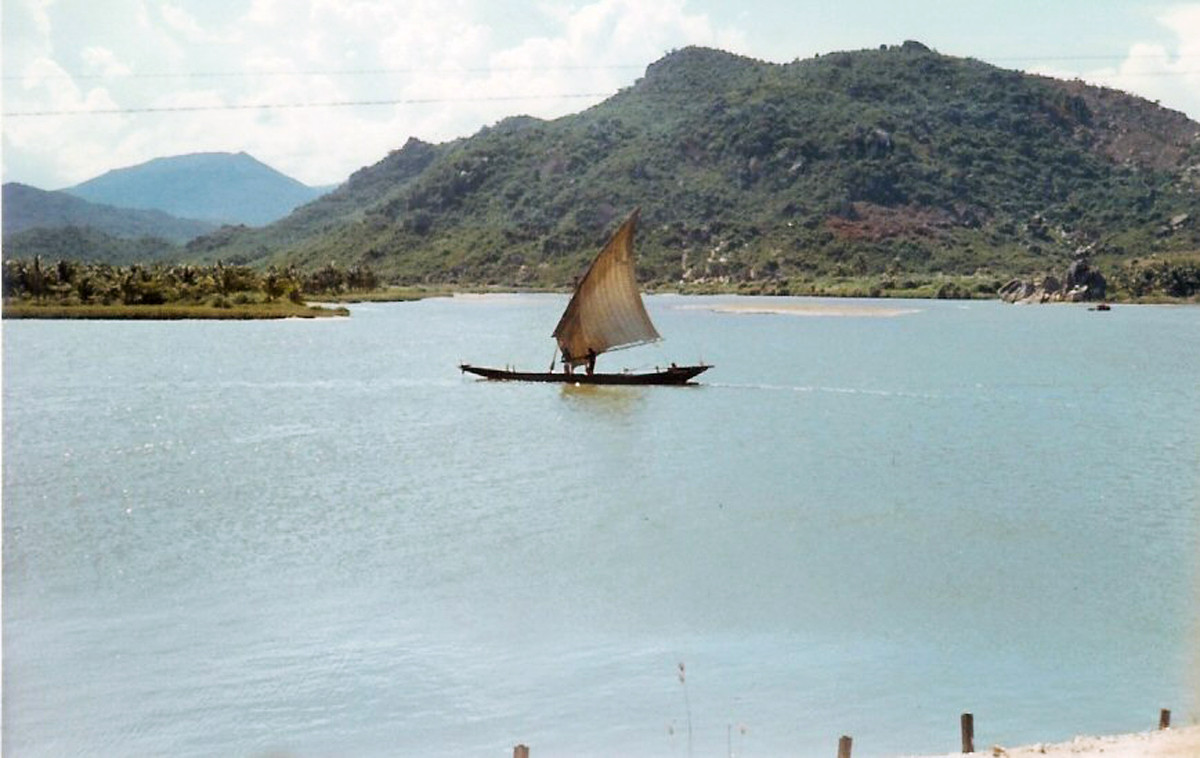Những chiếc thuyền buồm như thế này ngày nay không còn phổ biến do đã được thay thể bằng các loại thuyền có động cơ. Ảnh: 459thsignal.org.