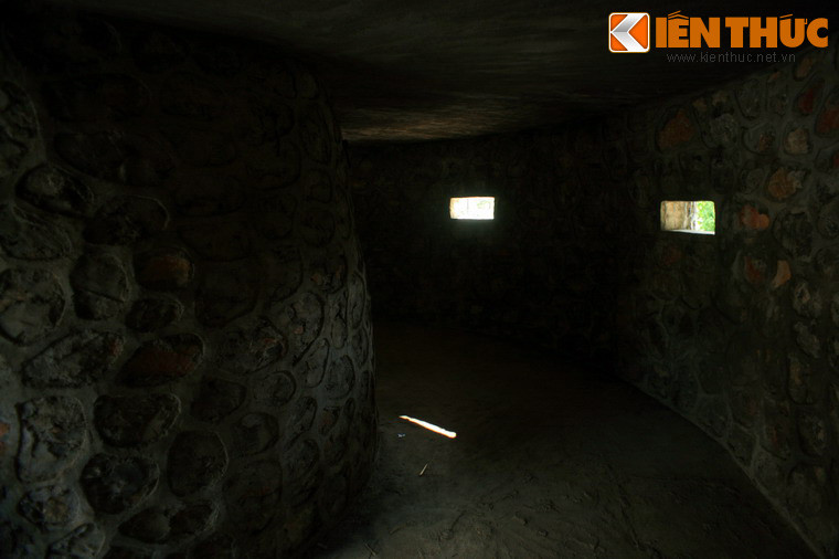 3 giờ ngày 18/9, pháo binh ta bắn vào các mục tiêu địch trong trung tâm. Trên các hướng, bộ đội ta xung phong tiến công và xuất hiện nhiều gương chiến đấu dũng cảm như Lý Văn Mưu, La Văn Cầu, Trần Cừ.