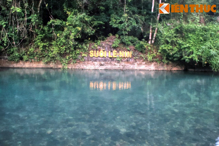 Nằm trong Khu di tích lịch sử cách mạng quốc gia đặc biệt Pác Bó (xã Trường Hà, huyện Hà Quảng tỉnh Cao Bằng), suối Lê Nin là một dòng suối có vị trí đặc biệt trong lịch sử cách mạng Việt Nam thế kỷ 20.