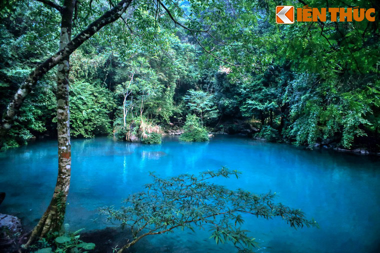 Ngày nay, khung cảnh ở chiến khu Pác Bó vẫn hoang sơ, và suối Lê Nin vẫn trong xanh như thuở nào.