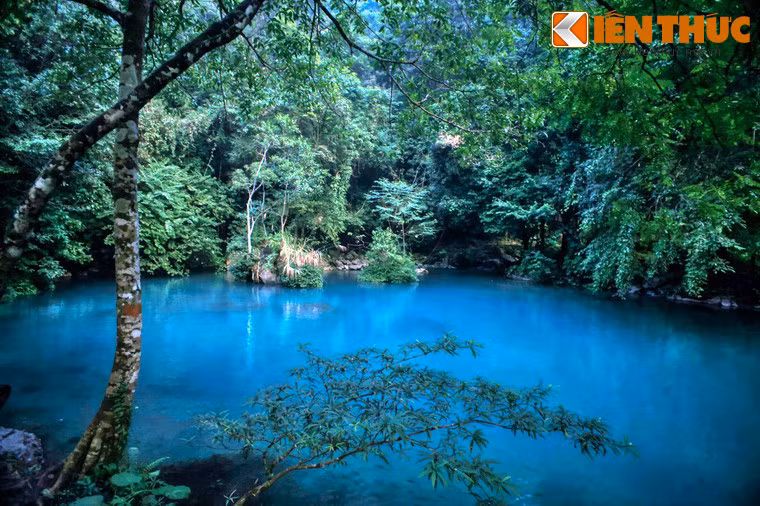 Ngày nay, khung cảnh ở chiến khu Pác Bó vẫn hoang sơ, và suối Lê Nin vẫn trong xanh như thuở nào.