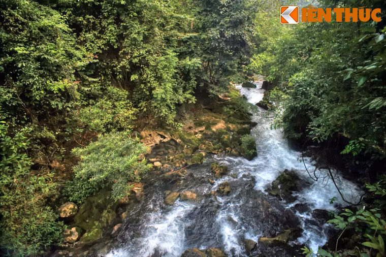 Một số hình ảnh khác về suối Lê Nin.