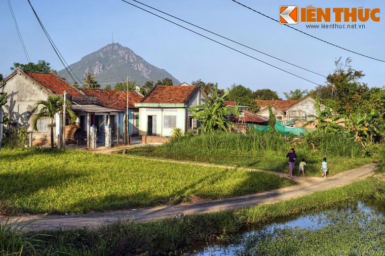 Trong lịch sử Việt Nam, núi Chóp Chài là địa danh gắn với nhiều sự kiện trong cuộc tranh giành quyền bính giữa nhà Tây Sơn và nhà Nguyễn.