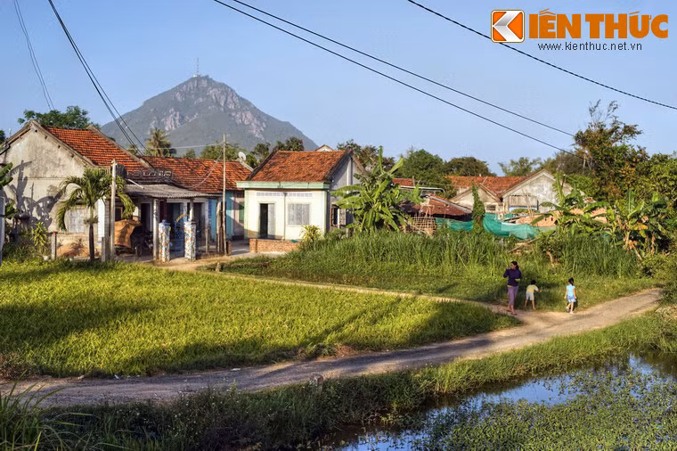 Trong lịch sử Việt Nam, núi Chóp Chài là địa danh gắn với nhiều sự kiện trong cuộc tranh giành quyền bính giữa nhà Tây Sơn và nhà Nguyễn.