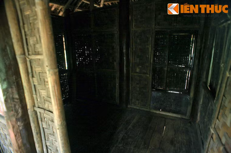 Căn lán toát lên vẻ mộc mạc, chân chất, như phản chiếu tính cách giản dị và gần gũi của Người.