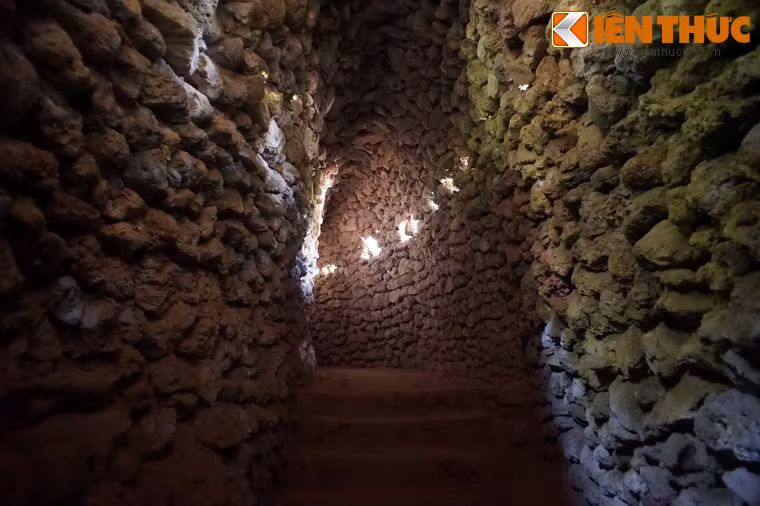 Đây thực là một điểm đến không nên bỏ qua của du khách khi ghé thăm thành phố biển Cam Ranh, nhất là mỗi dịp tháng 7 âm lịch về.