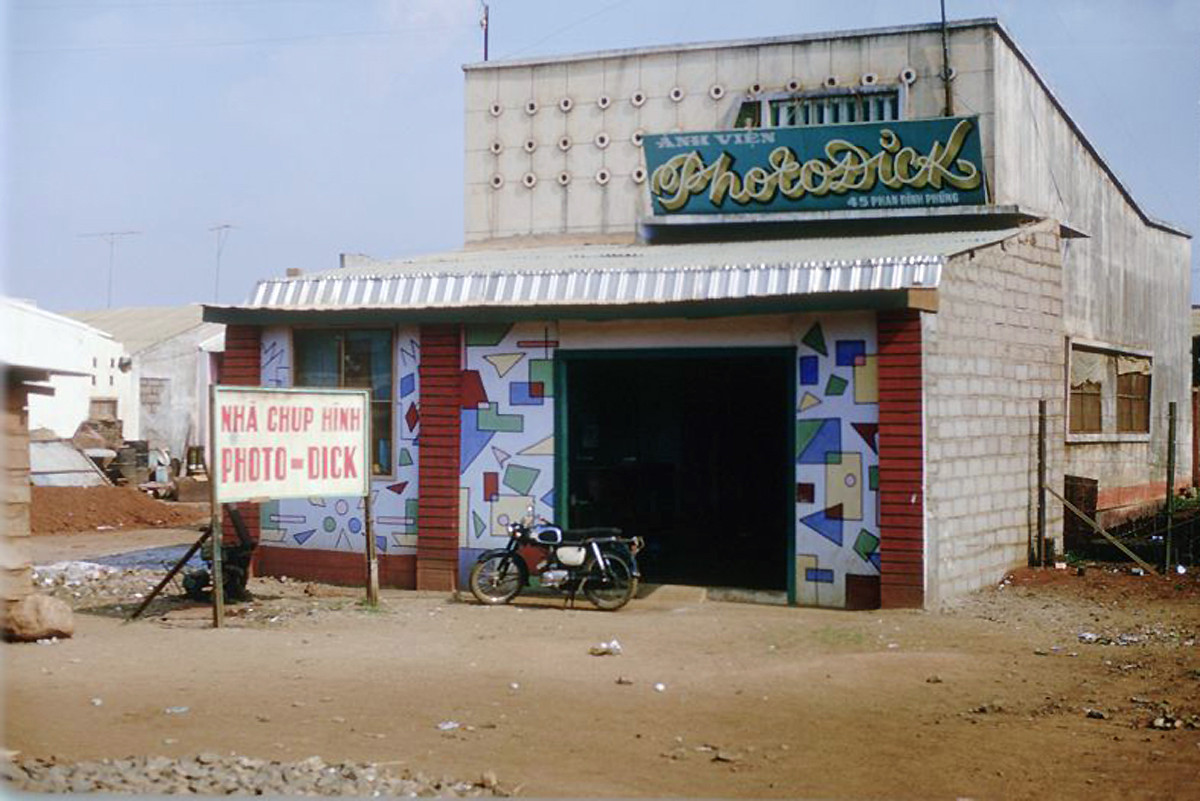 Tiệm ảnh tên Photo-Dick ở số 45 Phan Đình Phùng, thị xã Pleiku. Ảnh: 585thengrco.com.