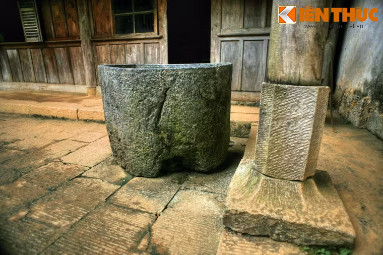 Theo ước tỉnh, Vua Mèo Vương Chính Đức đã phải bỏ ra 15 vạn đồng bạc trắng Đông Dương để xây dựng khu dinh thự của mình, tương đương 150 tỷ đồng hiện tại.