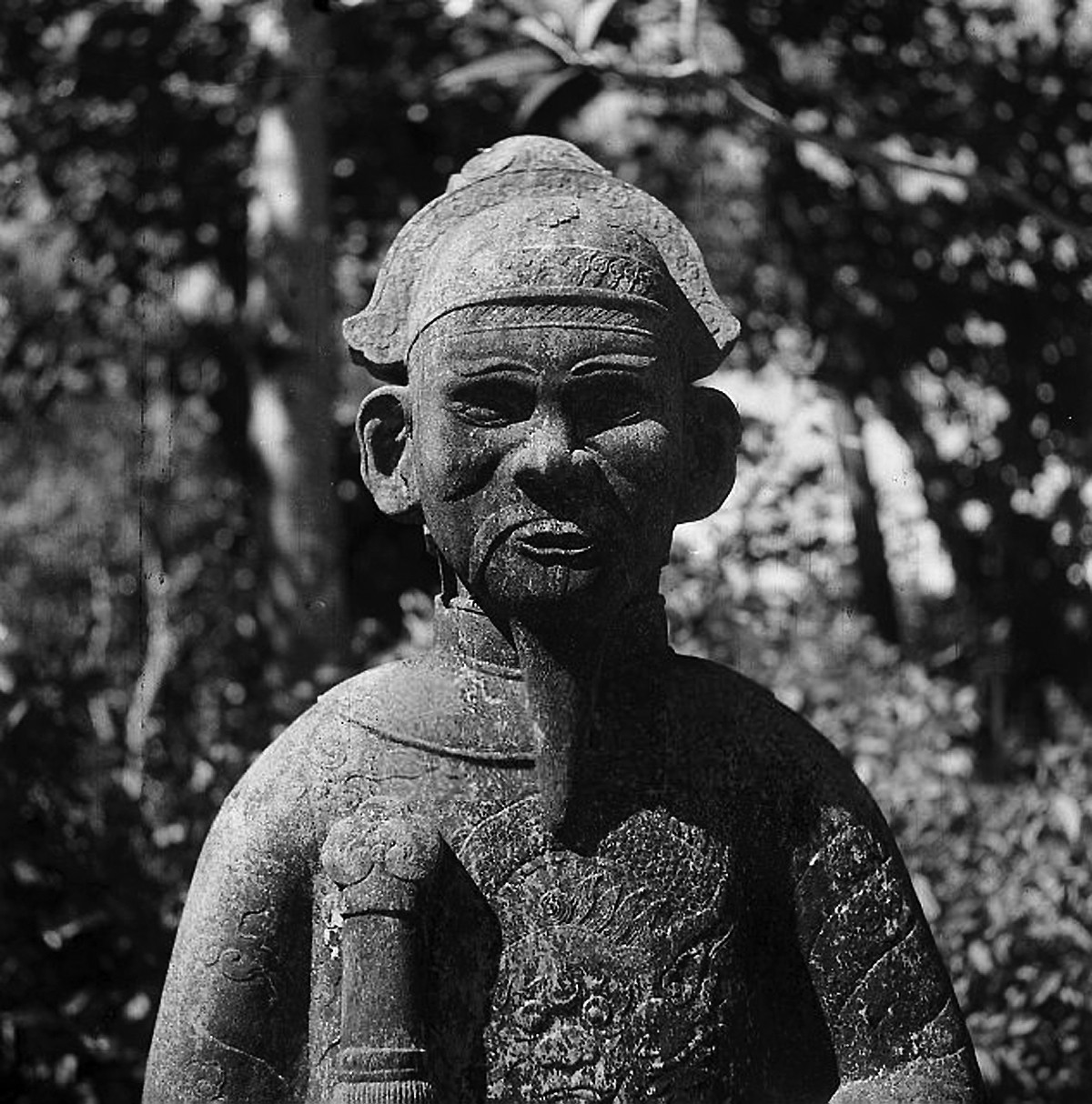 Cận cảnh khuôn mặt bức tượng. Ảnh: Michel Huet/ Gamma-Rapho.