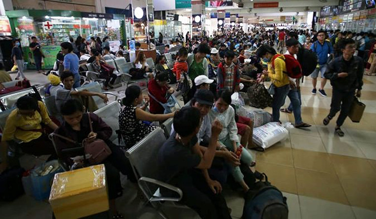 Muon kieu “tim duong” roi TP HCM nghi le 2/9 giua bien nguoi xe