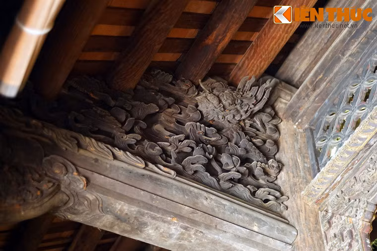 Những năm 2000 trở về trước, đình Kim Ngân từng bị xuống cấp trầm trọng và là nơi sinh sống của nhiều hộ gia đình. Từ năm 2009, chính quyền quận Hoàn Kiếm đã cho di dời các hộ dân và tôn tạo đình khang trang như ngày nay.