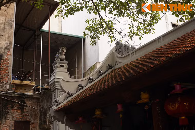 Vào tháng 12/1946, quân dân Hà Nội đã sử dụng đình làm một trạm cứu thương của Liên khu I, góp phần làm nên chiến công 60 ngày đêm, mở đầu cho cuộc kháng chiến toàn quốc ở Thủ đô Hà Nội.