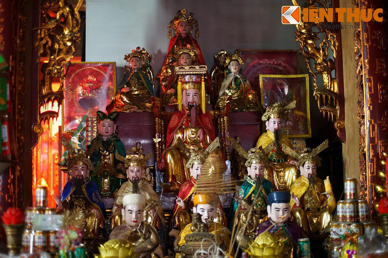 Mỗi năm, đình có hai kỳ lễ chính vào các ngày mồng 2, 3, 4 tháng Ba và mồng 8, 9, 10 tháng Chín âm lịch, gọi là tế Xuân Thu nhị kì.