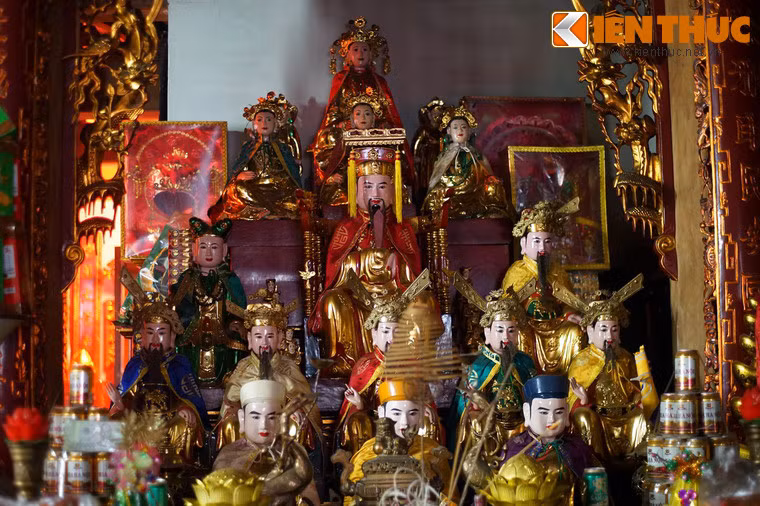 Mỗi năm, đình có hai kỳ lễ chính vào các ngày mồng 2, 3, 4 tháng Ba và mồng 8, 9, 10 tháng Chín âm lịch, gọi là tế Xuân Thu nhị kì.