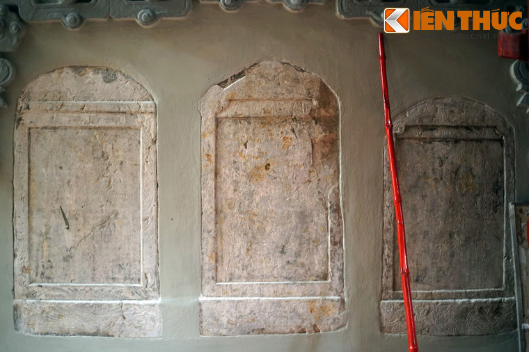 Đình Đông Thành hiện là nơi lưu giữ nhiều di vật quý báu, trong đó có giá trị nổi bật là như 8 tấm bia đá thời Nguyễn ghi lại quá trình xây dựng, trùng tu và những người công đức; 9 đạo sắc phong sớm nhất là đạo sắc niên hiệu Thiệu Trị thứ nhất (1924).