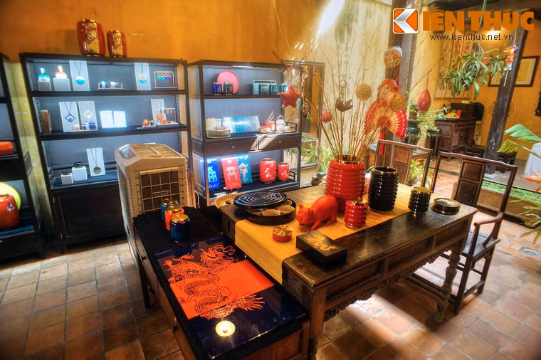 Không chỉ là di tích, ngôi nhà trăm tuổi này còn có vai trò như một trung tâm văn hóa, với các hoạt động triển lãm sản phẩm và biểu diễn nghệ thuật giới thiệu văn hóa truyền thống của Việt Nam.